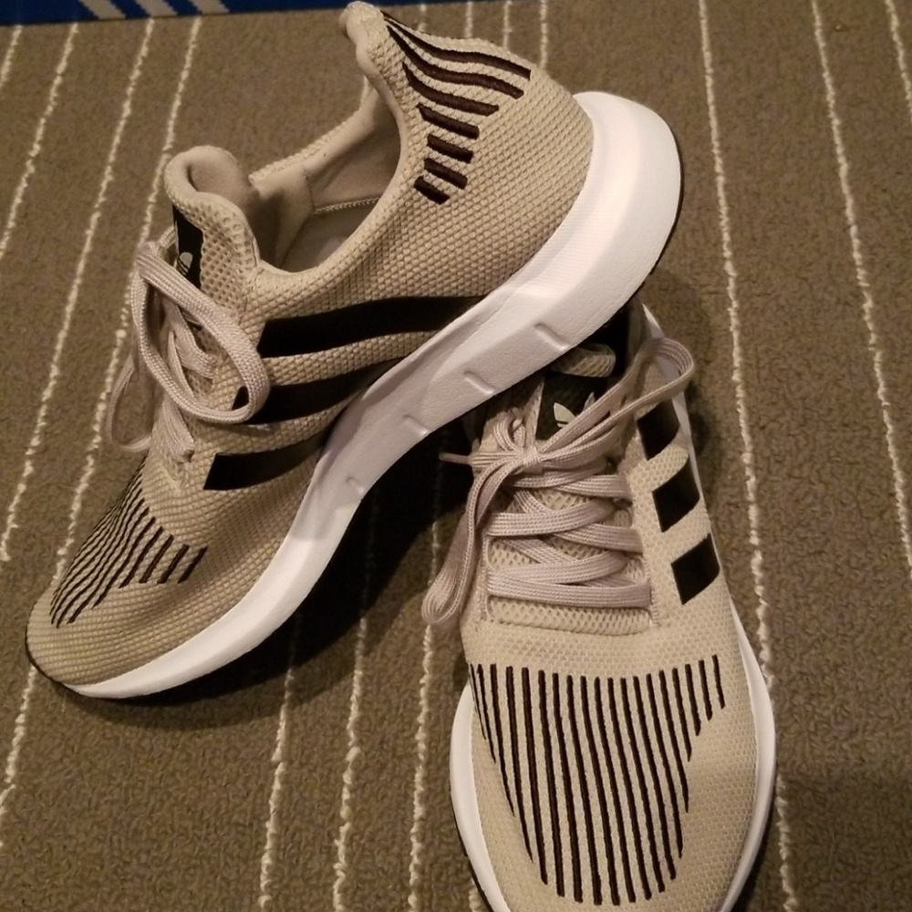 Adidas swift run
